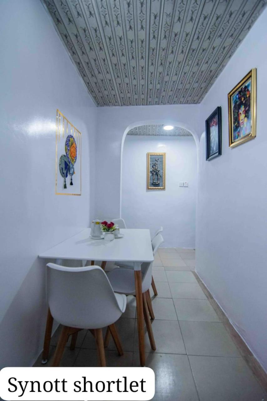 Synott Apartment Ikeja Luaran gambar